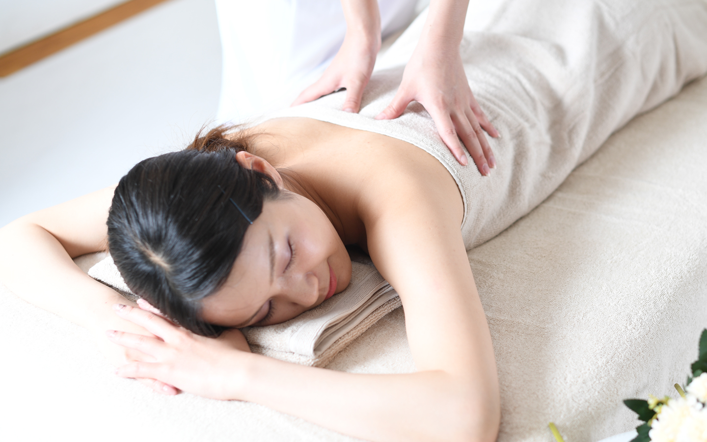 リンパマッサージ